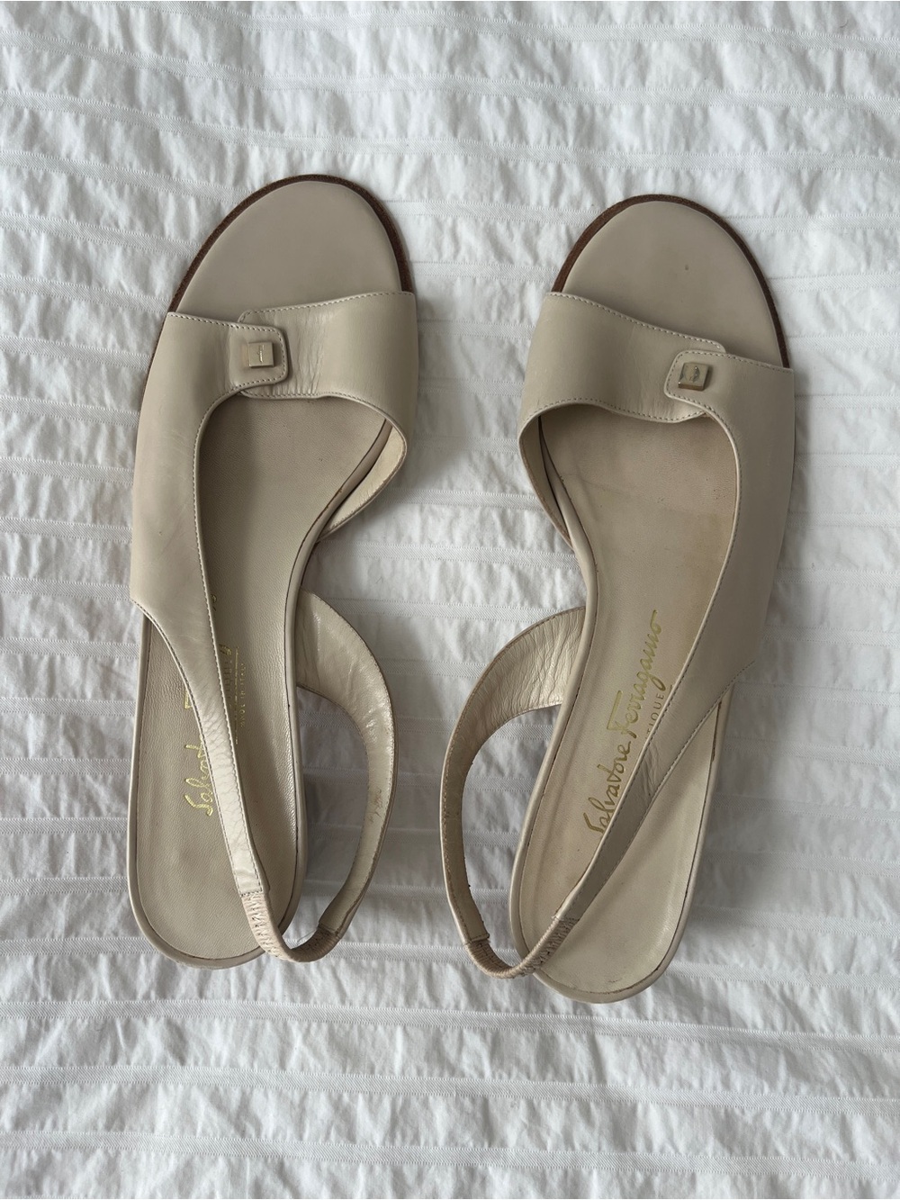 Salvatore Ferragamo Cream Leather Slingback Sandals classic vintage